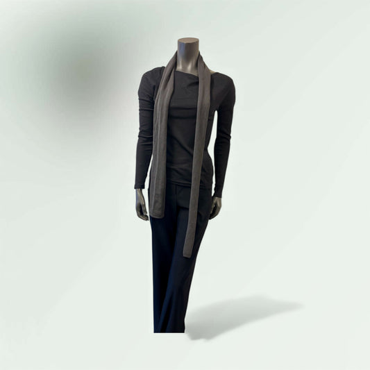 Alternative way to wear the one sleeve scarf