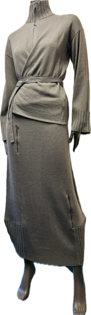LONG KNITTED PULL UP SKIRT WITH ZIP AND RIB DETAIL