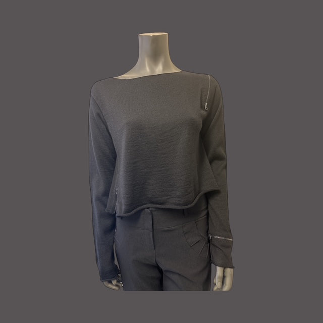 Cropped sweater with Zip Detail on shoulder cuff and hem. style Box 08