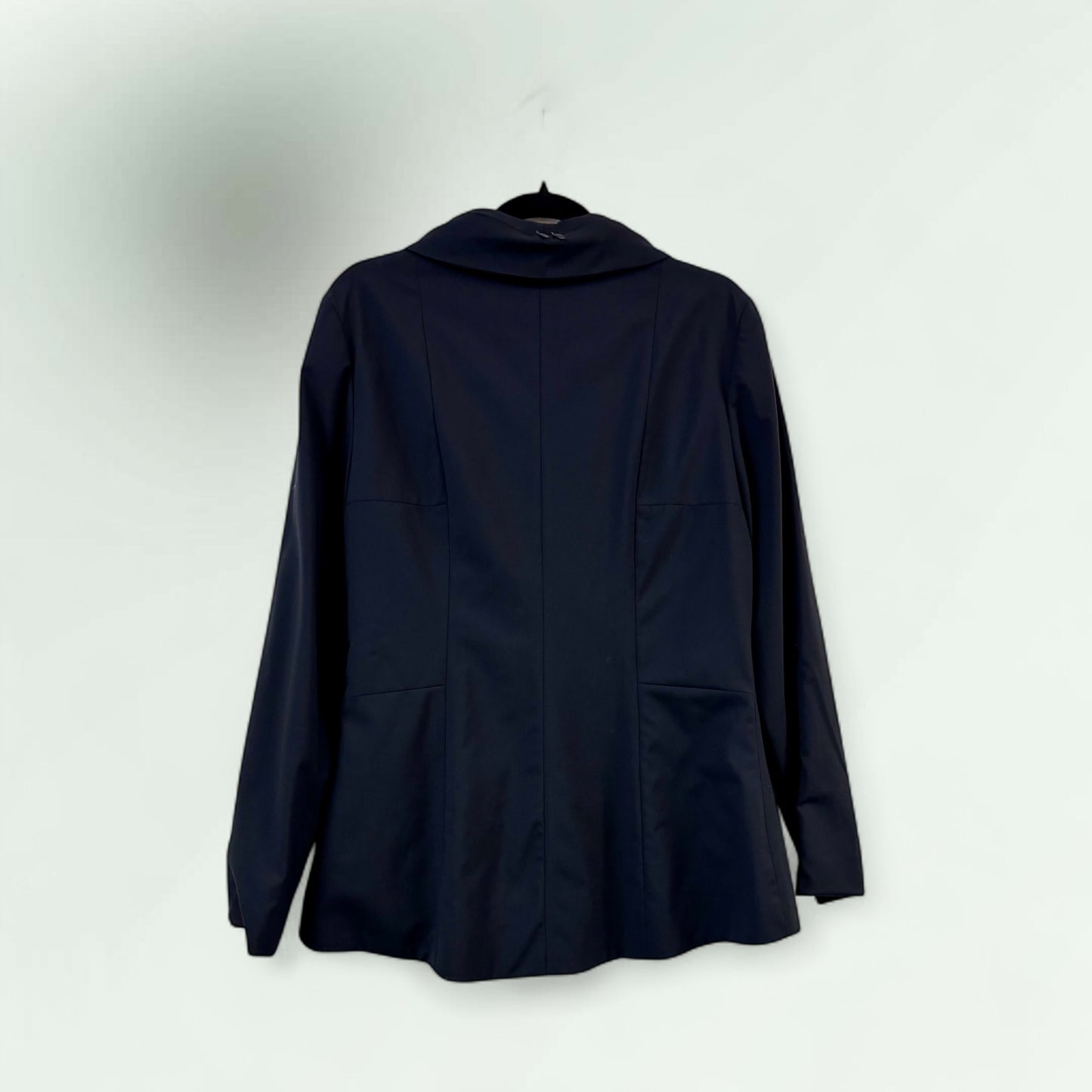 show in the back of the Sarah Pacini Tailored jacket