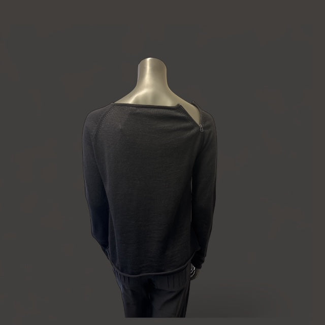 Mid lenght Sweater with Zip detail  Style Box 05