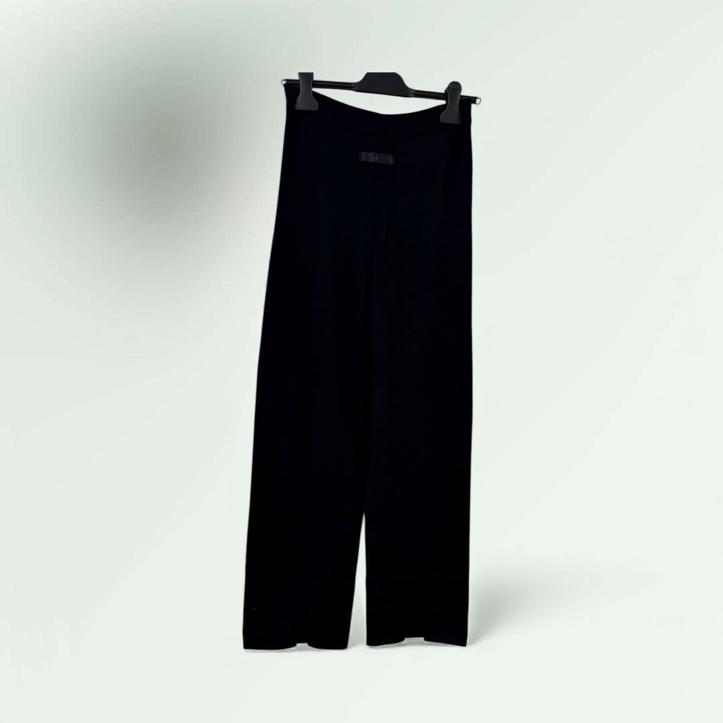 Back View of the TRousers with asslit on the botton of the Leg