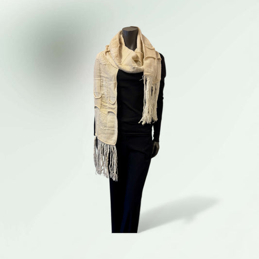 Off white scarf with Intricate wool design