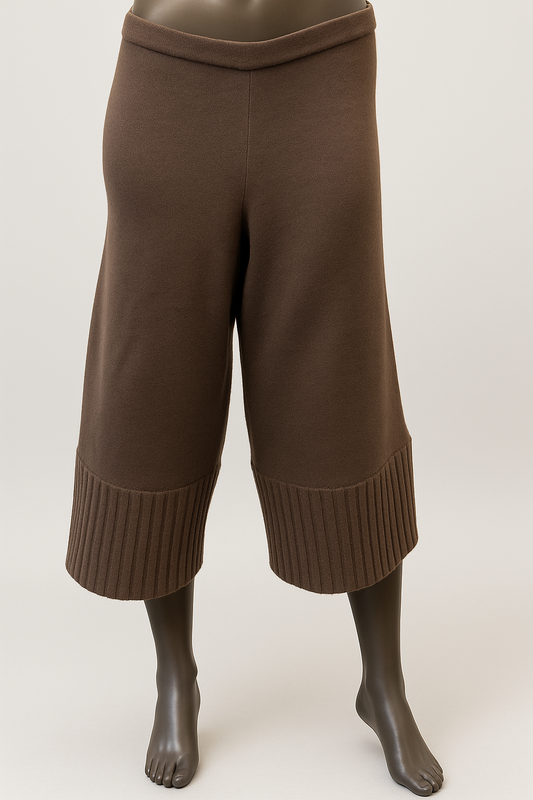 Cropped Knitted trousers with rib detail on the hem